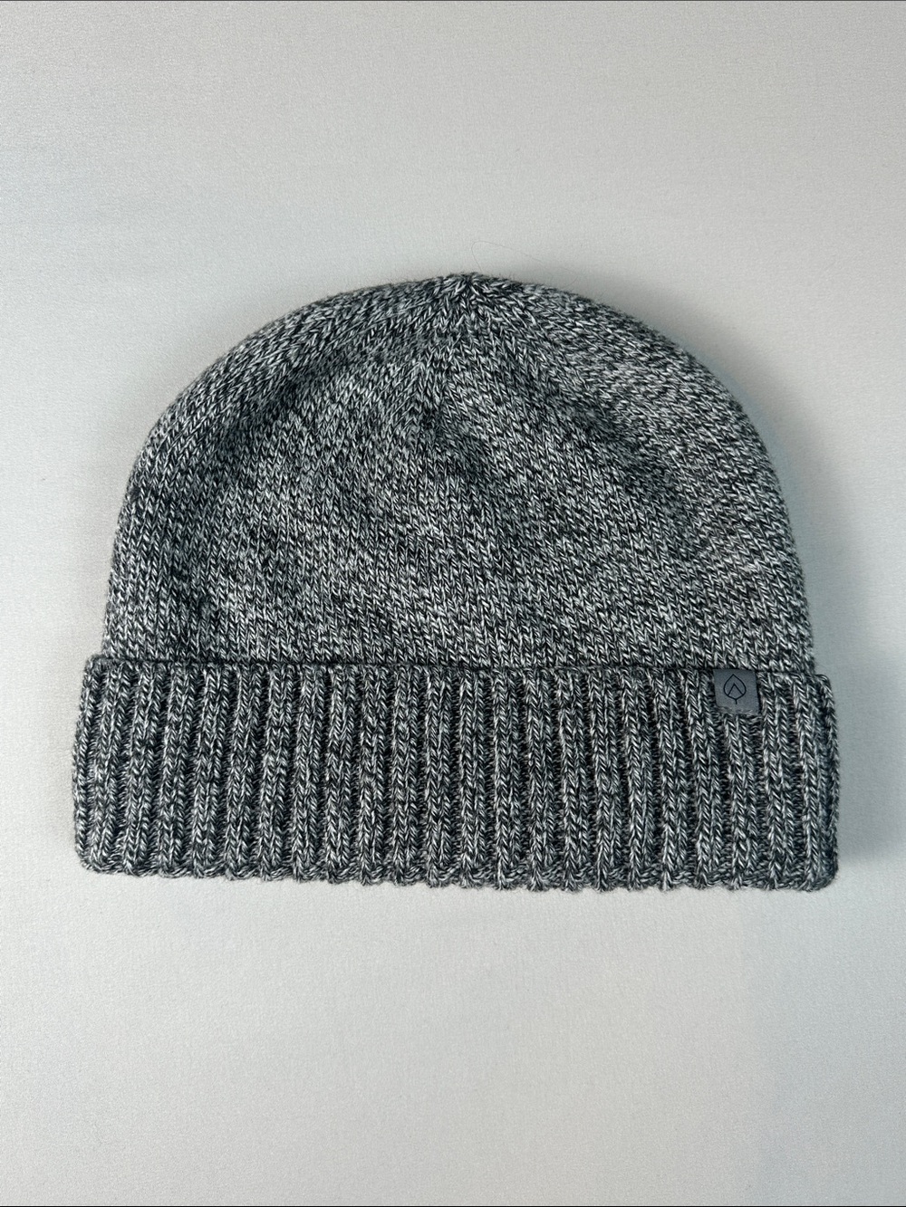 Aspen Men's Gray Knit Cuffed Beanie lined